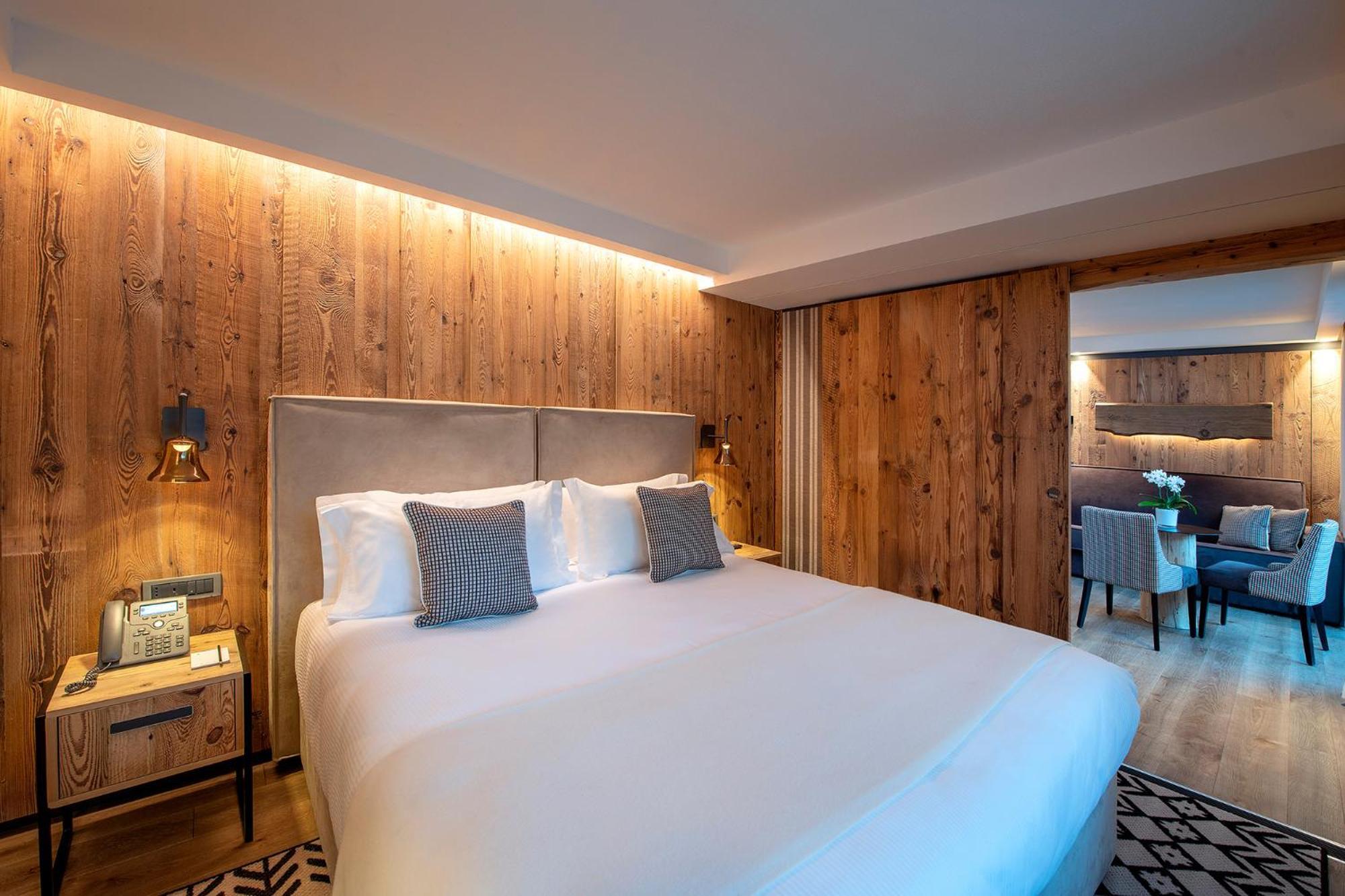 Standard Suite,1765999439:JPEG
